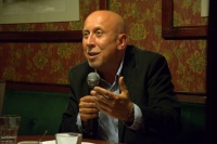 Czas na zmianę. (w ramach cyklu Debata Krakowska)  - marek lasota w krakowskim klubie wtorkowym fot. paweł zechenter17